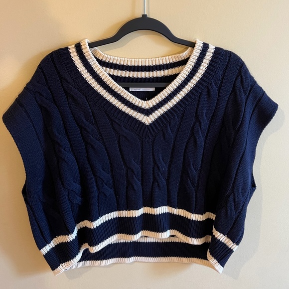 Oak and Fort Knit Vest - Picture 1 of 2